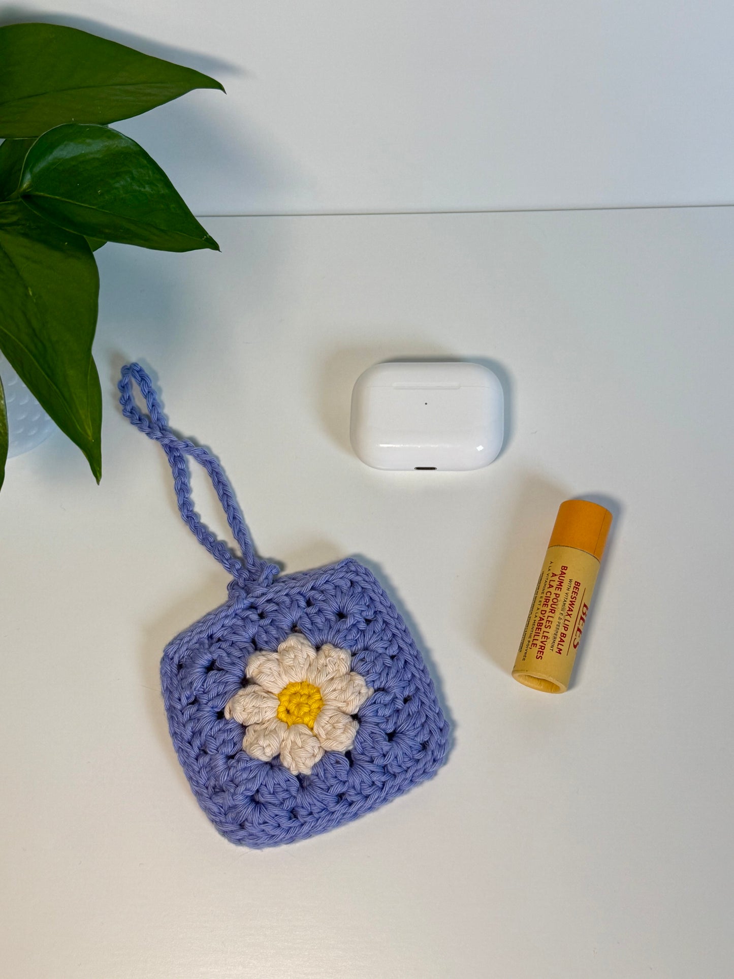 Daisy Crochet Pouch
