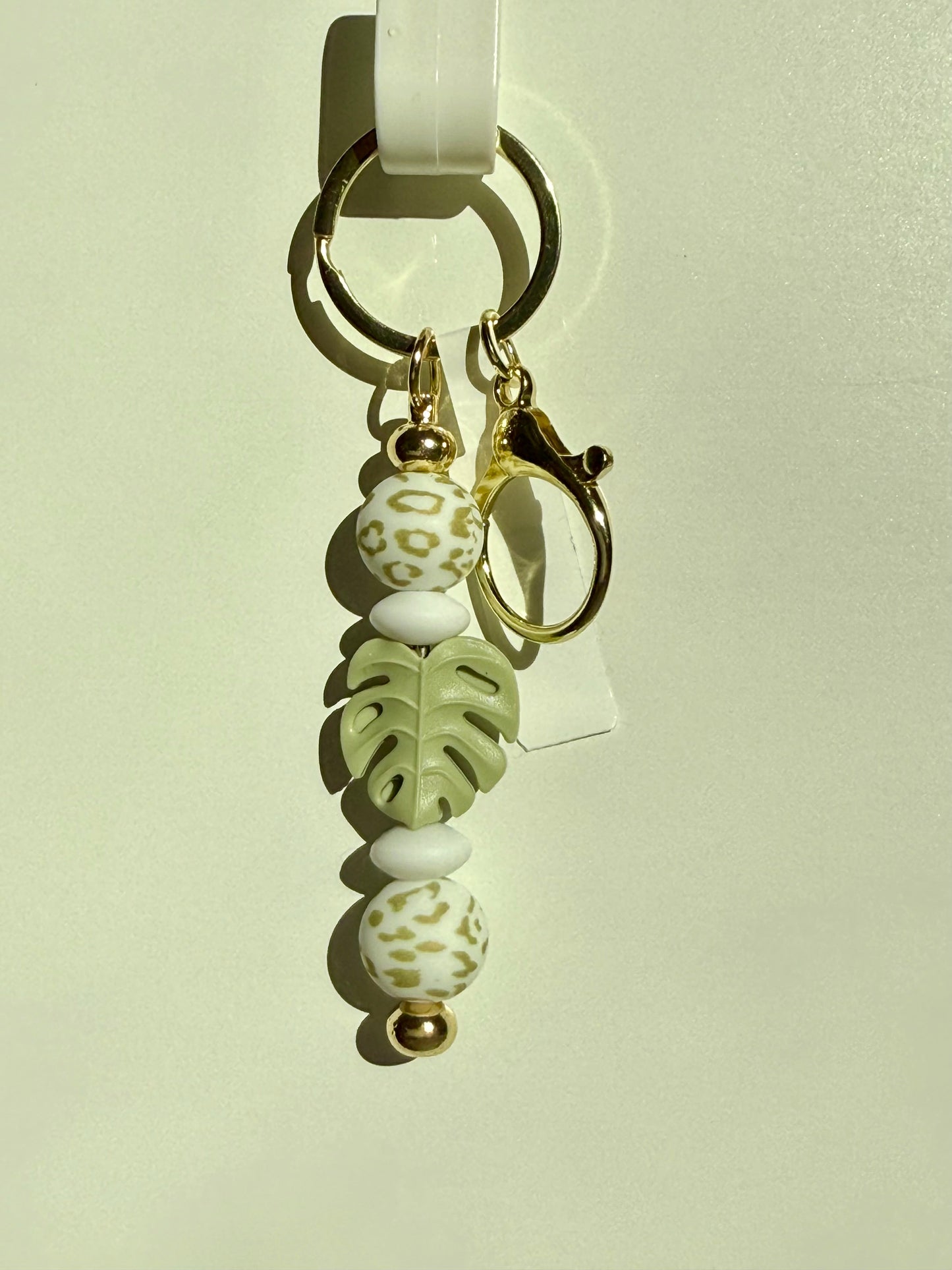 🎁 Silicone Bead Keychain (100% off)