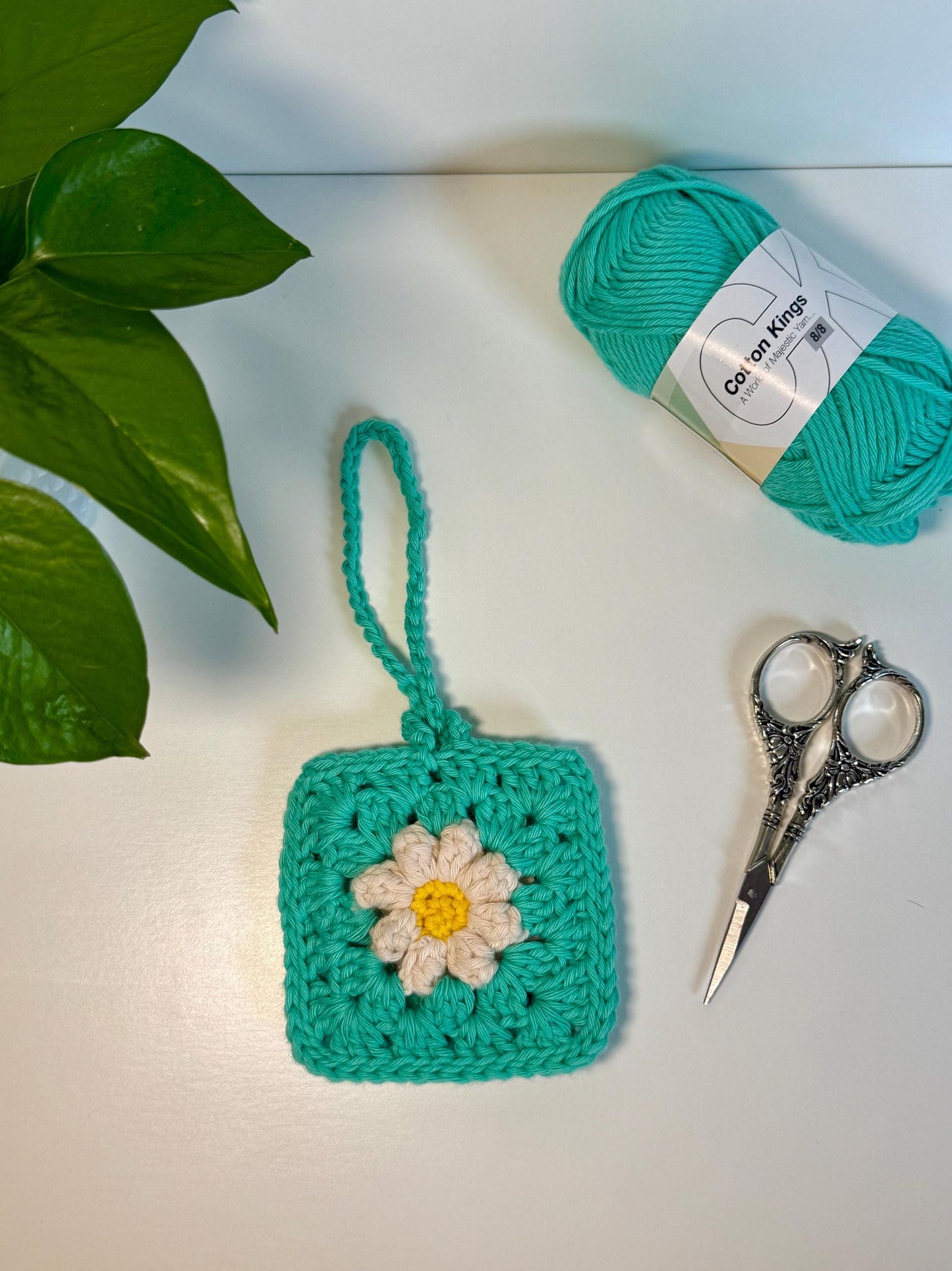 Daisy Crochet Pouch