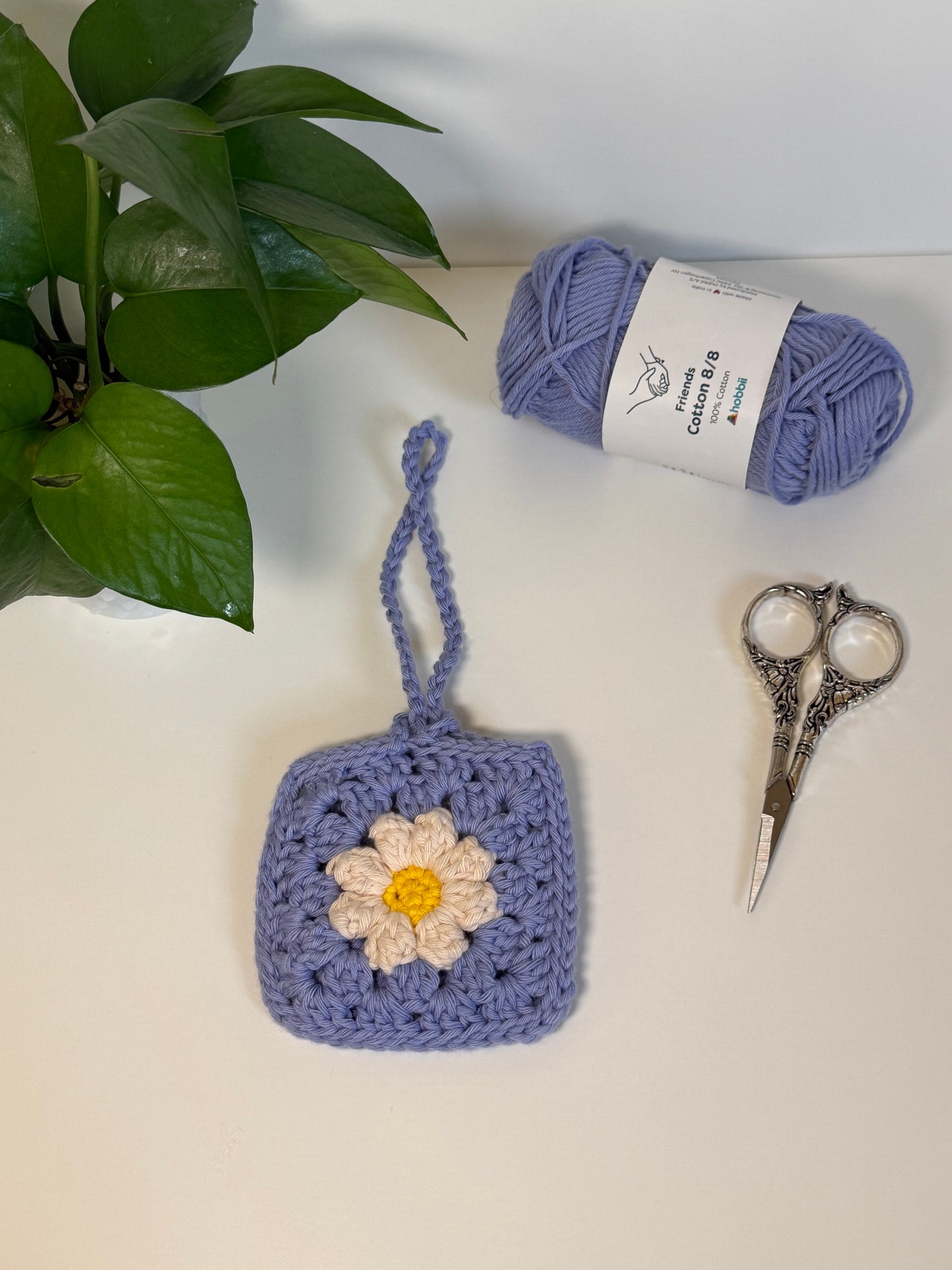 Daisy Crochet Pouch