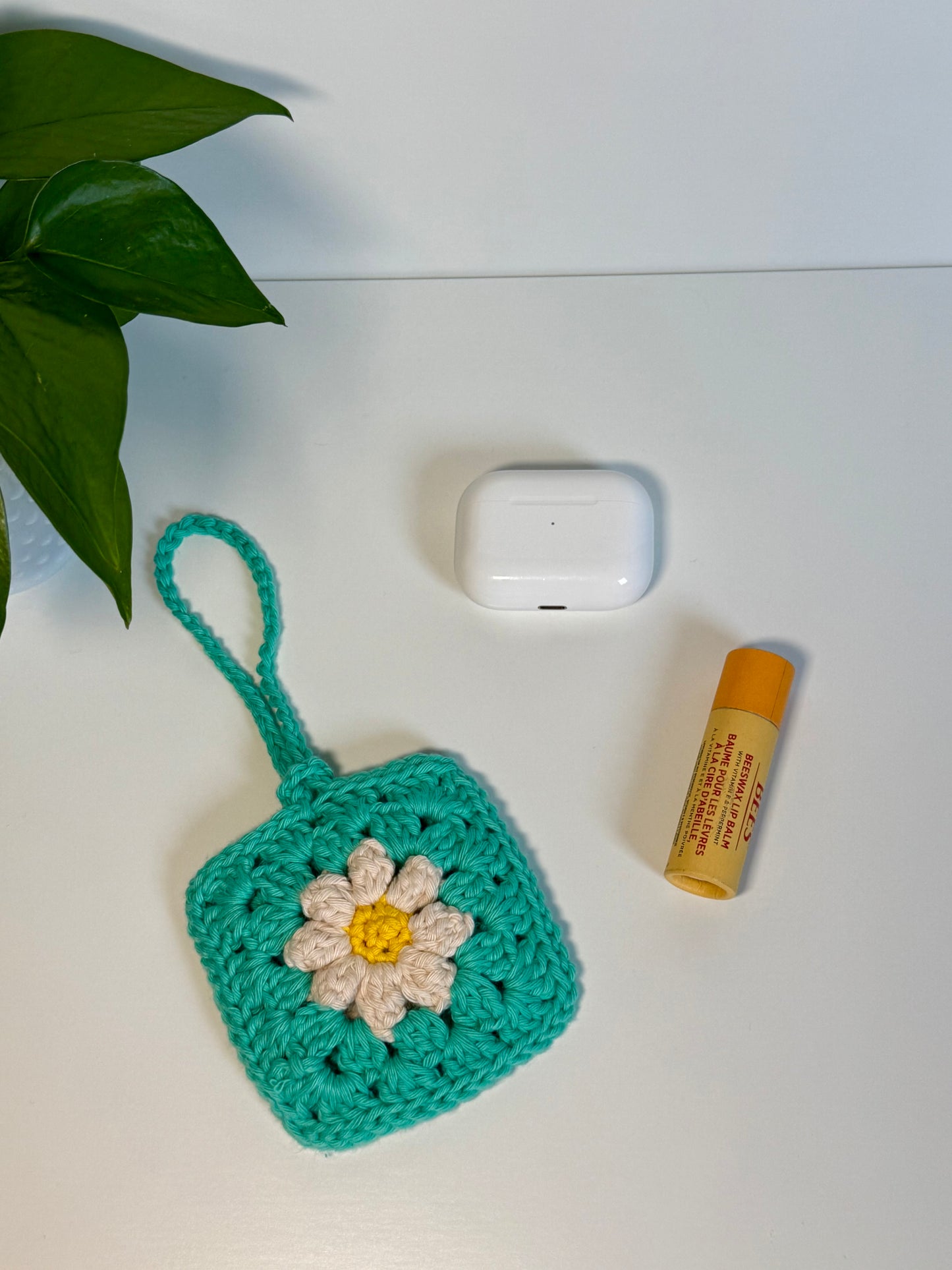 Daisy Crochet Pouch