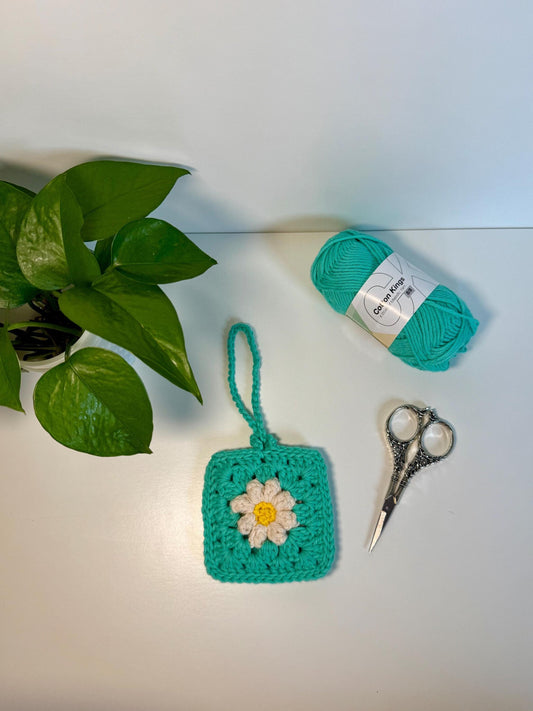 Daisy Crochet Pouch